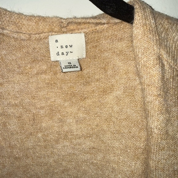 Color Block Cardigan - Picture 2 of 4